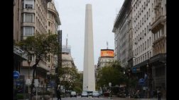 Artista "desaparece" cúpula del famoso Obelisco de Buenos Aires