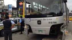 Barranco: choque entre Metropolitano y taxi dejó 6 heridos