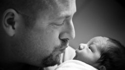 Vinculan testosterona prenatal con aspecto masculino del rostro