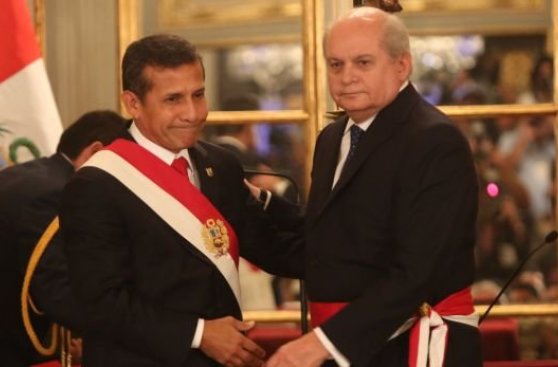 Editorial: Puentes de papel