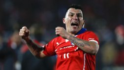 Gary Medel "se ofrece" para defender a Chile en La Haya