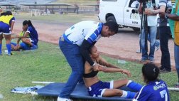 Jugaron fútbol a 39 grados y terminaron en hospital (VIDEO)