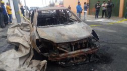 San Miguel: incendiaron auto con artefacto explosivo