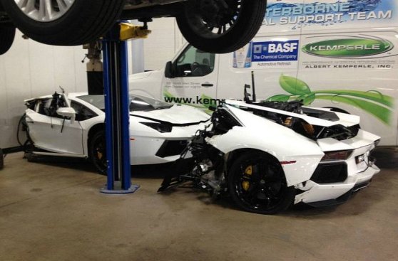 Un Lamborghini Aventador partido en dos a 125 mil dólares