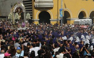 Hoy cierran calles por recorrido del Señor de los Milagros