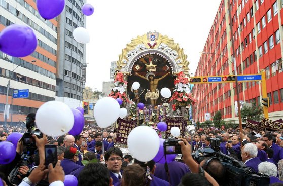 Señor de los Milagros movilizó a miles de fieles en Lima