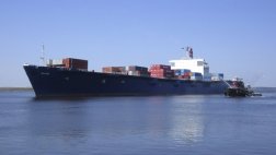 EE.UU.: Dan por hundido barco perdido con 33 personas a bordo