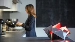 El origami inspira esta lámpara que puedes personalizar