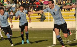 Uruguay ganó 2-0 a Bolivia en La Paz en inicio de Eliminatorias