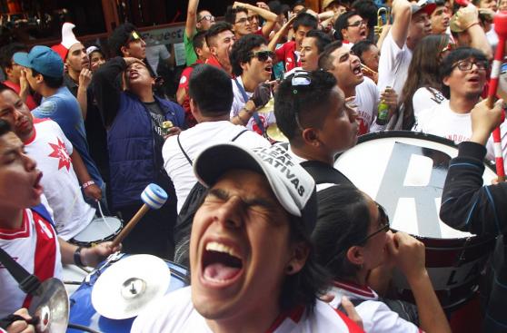 El sufrimiento de hinchas durante el Perú vs. Colombia [FOTOS]