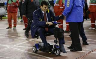 El técnico que venció a Argentina dirigiendo en silla eléctrica