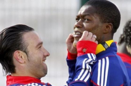 Francia: Cissé fue arrestado por chantaje sexual a Valbuena