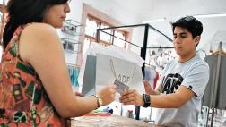 Cae el número de deudores jóvenes pero sube su crédito promedio