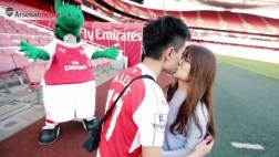 Fan de Arsenal pide matrimonio a su novia en el estadio