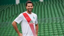 Claudio Pizarro presentó nueva camiseta del Werder Bremen