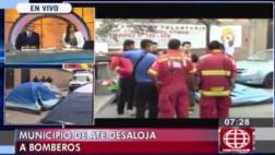Ate: bomberos pasaron la noche en carpas tras desalojo