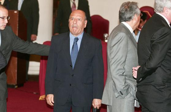 Ordenan captura del ex ministro fujimorista Juan Briones Dávila