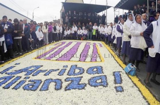 Alianza Lima acompañó Procesión del Señor de los Milagros