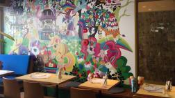 Disfruta de un café en el local de Mi pequeño Pony en Japón