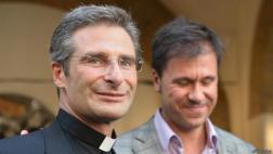 "La Iglesia ha convertido en un infierno la vida de los gays"