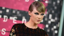 Taylor Swift contrademanda por acoso a ex locutor de radio