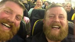 Un hombre encontró a su 'gemelo idéntico' en un avión
