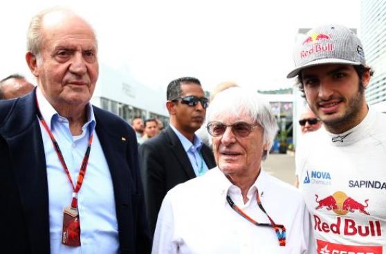Juan Carlos I recorre circuito de F1 al ritmo de "El Rey"