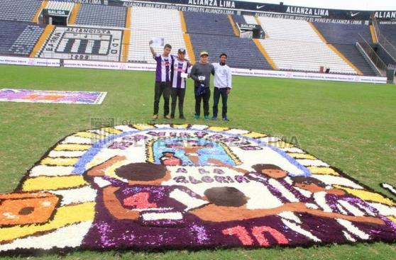 Alianza Lima: alfombras florales por el Señor de los Milagros