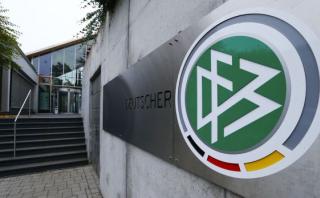 Policía allanó federación alemana por sospechas de Mundial 2006