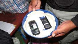 Mujer quiso entrar a cárcel con celular oculto en jabón