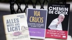 Los libros que denuncian el manejo de las finanzas del Vaticano