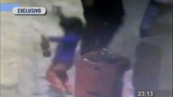 Ordenan captura de padre del niño captado tomando cerveza