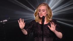 Adele volvió a los escenarios tres años después y fue increíble