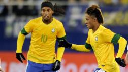 Ronaldinho llenó de elogios a Neymar: "Es un fenómeno"