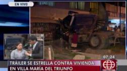 Tráiler se estrelló contra vivienda y dejó atrapada a familia