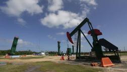 Petróleo cae por debajo de los 50 dólares el barril
