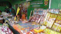 Decomisan media tonelada de artefactos pirotécnicos en mercado