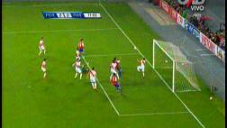 Perú vs. Paraguay: Yotún salvó en la línea tras error de Penny