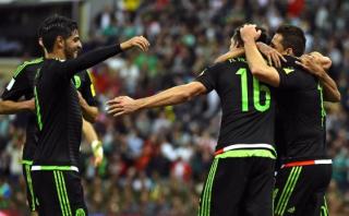 México goleó 3-0 a El Salvador en debut en Eliminatorias