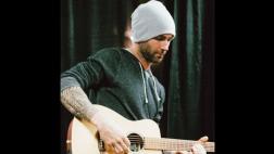 Adam Levine reveló en Instagram el misterio de su nuevo tatuaje