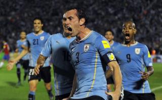 Uruguay tuvo su revancha y goleó 3-0 a Chile en Montevideo