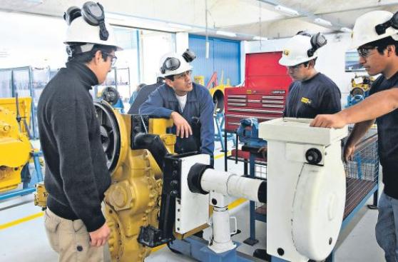 Proyecto de ley de institutos busca reducir déficit de técnicos