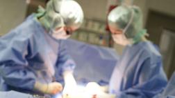 Indemnizan a hombre que operaron lado equivocado del cerebro