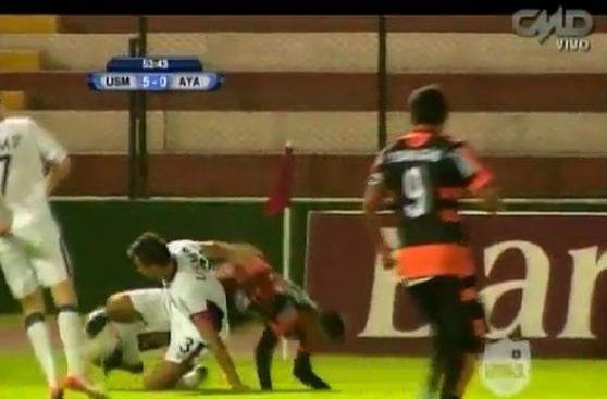 Terrible lesión de jugador de Ayacucho FC en partido de Reserva