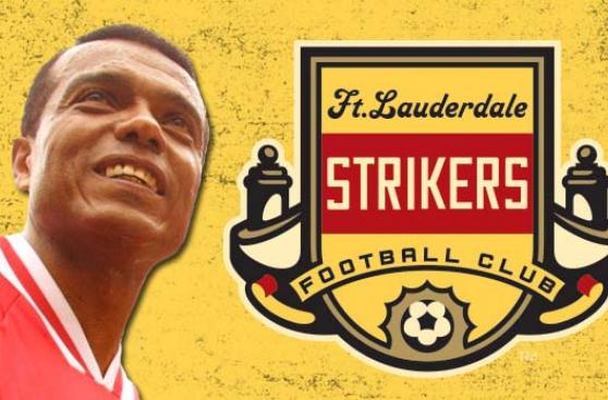 ¿Qué jugador peruano fichó por Strikers, ex club de Cubillas?