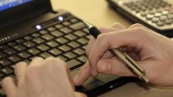 ¿Buscas empleo? Usa LinkedIn y Facebook para conseguirlo