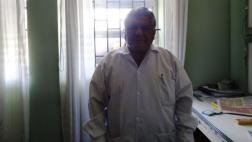 Médico niega ofensas contra enfermero por su orientación sexual