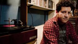 Víctor Ruiz: "Concibo la poesía como un estado"