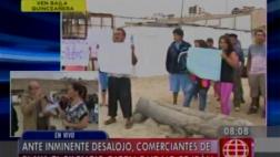 Comerciantes se resisten a dejar puestos en playa El Silencio