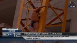 Cercado: toman edificio y se desnudan por falta de pagos